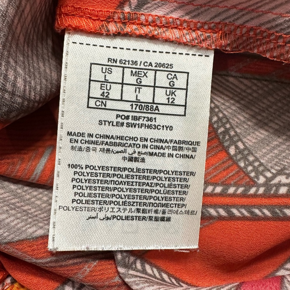 8/$20 beautiful Guess Red and Orange Geometric Blouse like new - Picture 7 of 7